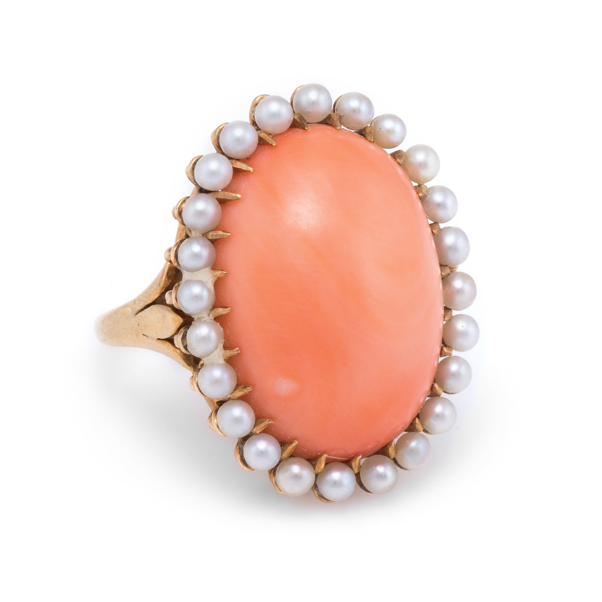 VAN CLEEF & ARPELS Cocktail ring in yellow gold, coral and pearls